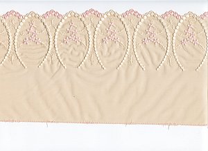 Schweizer Stickerei, beige ,  mit weisen Muster und rosa Blumen, Reststck 98 cm