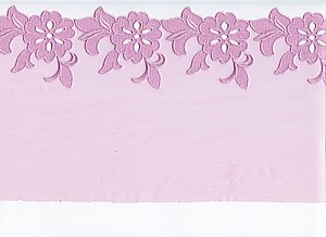 Schweizer Stickerei, pastell lila ,  mit gleichfarbener Blumenstickerei.,
