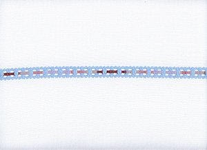 Elastisches Spitze in hellblau, geometrisches Muster mit buntem Mittelbndchen