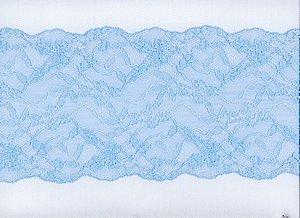 Elastische Spitze , hellblau mit Veilchen, Reststck 86 cm